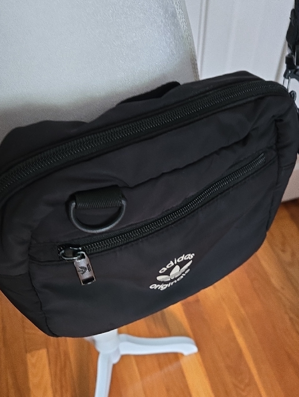 Adidas Black Crossbody Shoulder Bag with Adjustable Strap - Picture 2 of 9